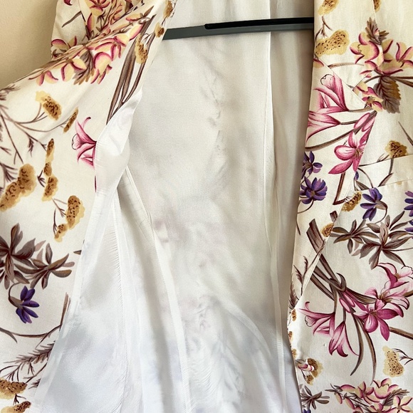 SOLD Talbots Floral 100% Linen Blazer - Picture 5 of 6